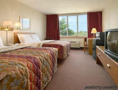 Days Inn By Wyndham Willoughby/Cleveland Exterior photo