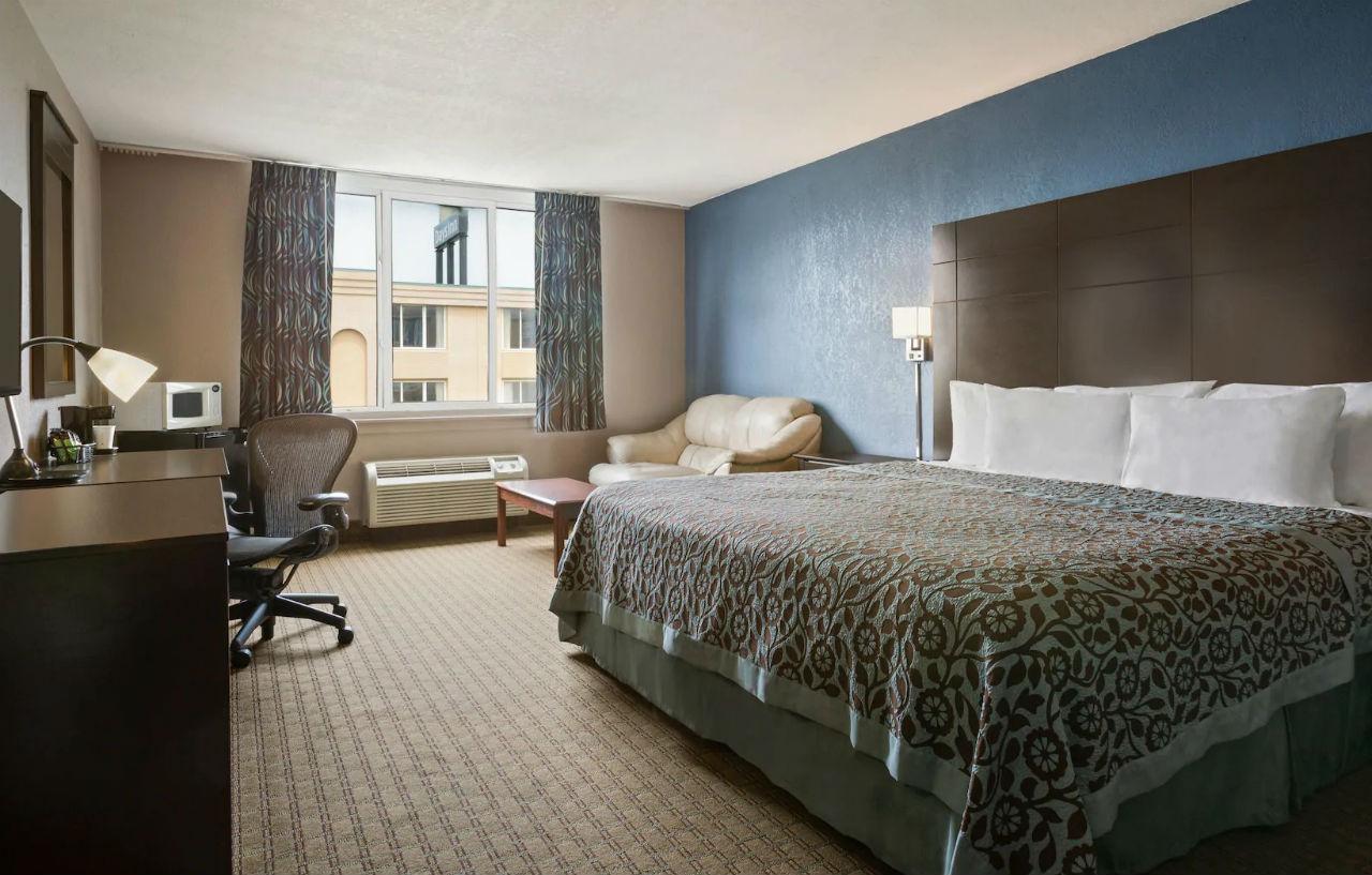 Days Inn By Wyndham Willoughby/Cleveland Exterior photo
